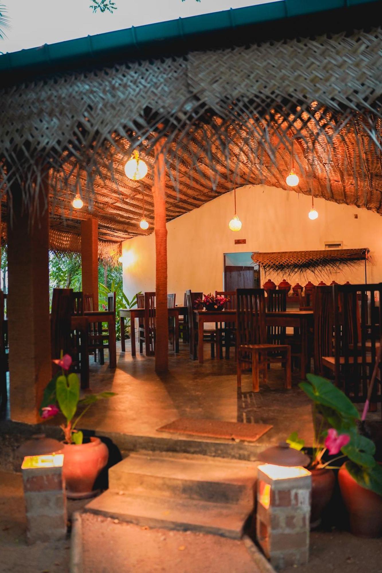 Ceylon Amigos Eco Resort Sigiriya Bagian luar foto